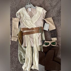 **SOLD** Star Wars Rey Costume - Kids Size 9/10 **NEW**